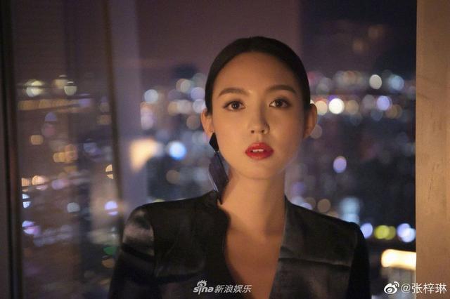 “世界小姐”张梓琳35岁还这么精致纤瘦，粉丝们发自灵魂的羡慕。