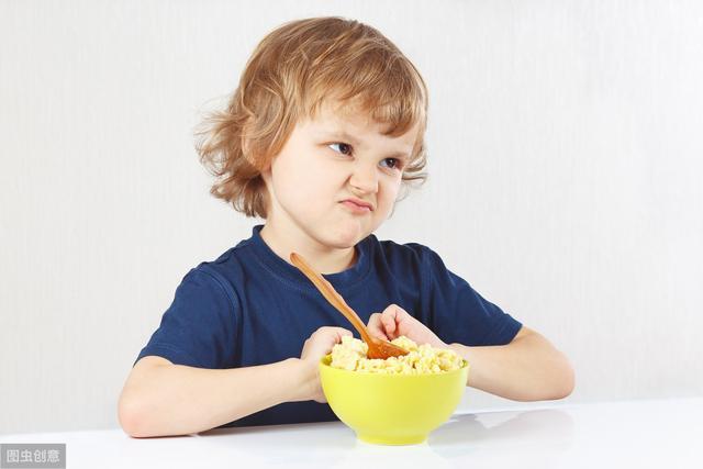 孩子自己吃饭的重要性，有什么理由不让奶奶爷爷知道