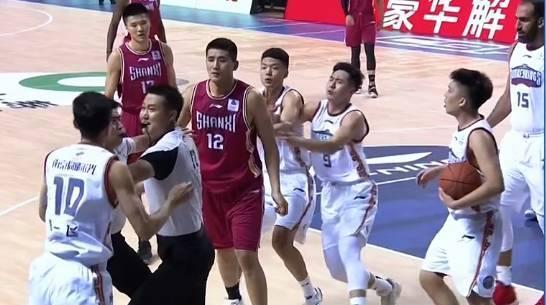 CBA一天三消息！两人或因冲突停赛，NBA冠军主帅上任苏群批师弟