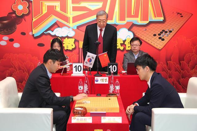 新春围棋争霸赛柯洁告负，朴廷桓蝉联贺岁杯三连贯