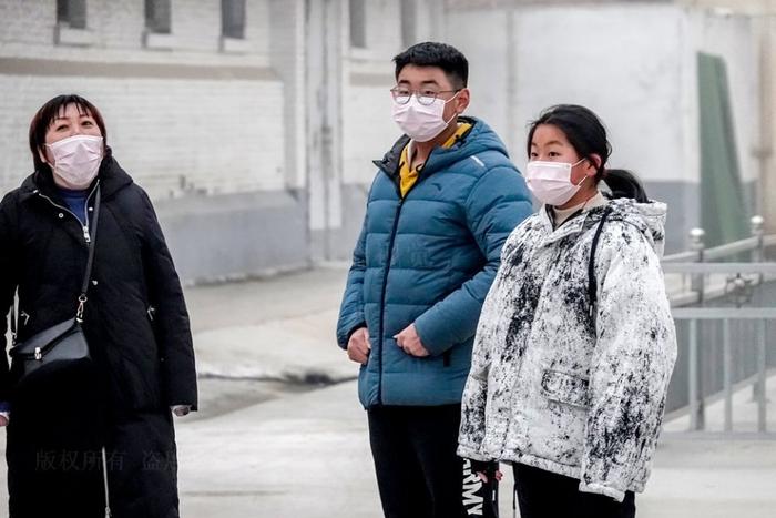 春节前夕，豫北某县城街头，戴口罩的人多了，不仅仅是防雾霾