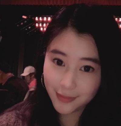 杨子与前妻之女晒美照，2岁定居海外，屡获大奖哈佛进修被赞低调