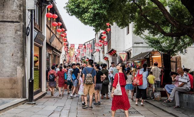 江苏最著名的旅游古街，长约3.6公里，全段走完要一小时!