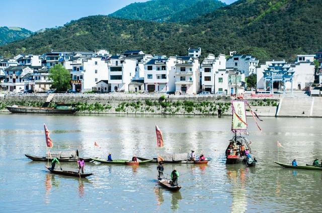 黄山旅行去哪？这里能看到徽州之美的神韵，冬季比水彩画还要仙气