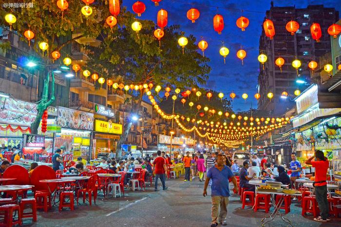 马来西亚最火的夜市，春节美食大排档人满为患，感觉像在广州街头