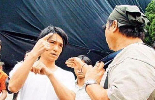 2004年，周星驰弃用了洪金宝，拍出此片，完成了人生一次关键转折