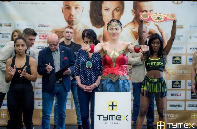 波兰美女拳王太疯狂，挑战梅威瑟，还要给花花公子杂志拍人体写真