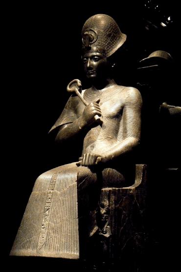 古埃及文明进入拉美西斯二世时期已经濒临崩溃