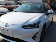 广汽丰田这次要火了！新款比特斯拉还漂亮，开上街连奥迪都羡慕