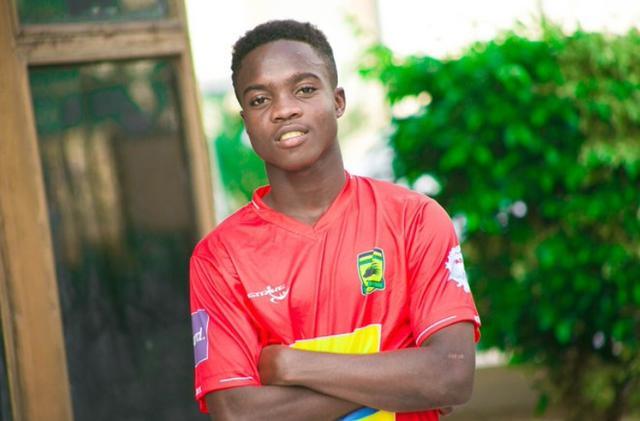 德媒：拜仁试训16岁加纳前锋，已与克洛泽见面