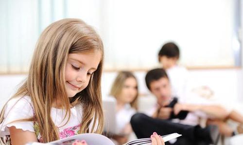 培养早期阅读有什么好方法？8个本能模仿方案，可吸引孩子去阅读