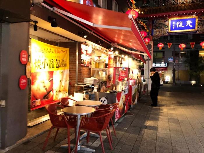 △南京町以美食街特色为主,两边都有很多中华美食/作者供图