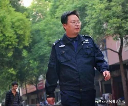 高考状元从清华毕业后当了保安，看了他的经历，我明白了一个道理