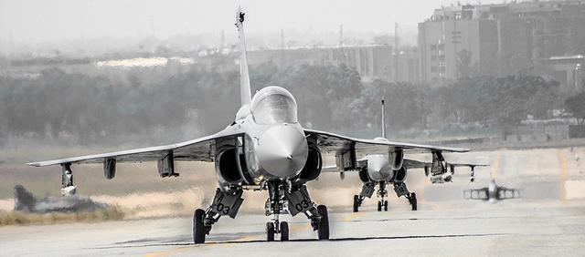 80年代研发的印度光辉战机有了新目标：2022年形成战斗力