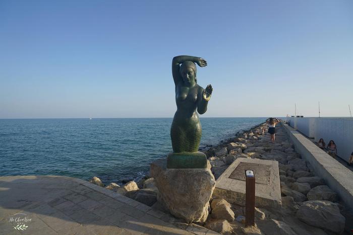 西班牙海滨小城，《蓝色大海传说》的取景地，风景不输巴厘岛