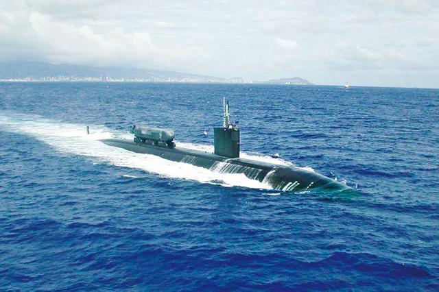 继续摸着美国过河，中国095型攻击核潜艇遭着弗吉尼亚级艰难追赶