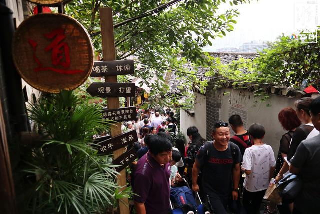 重庆全市A级景区超240个，武隆发展很强势，却只有一个景区