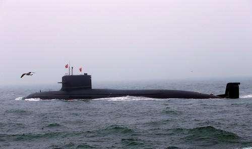 继续摸着美国过河，中国095型攻击核潜艇遭着弗吉尼亚级艰难追赶