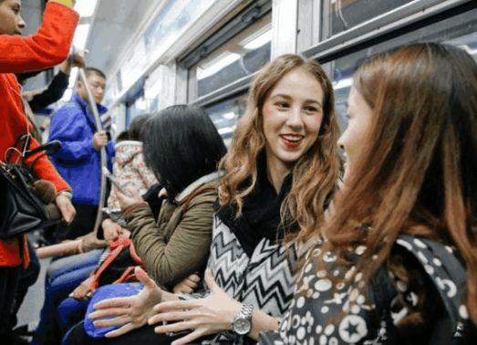 为何乌克兰姑娘来中国旅游，称中国有一点很难接受，不敢出门？