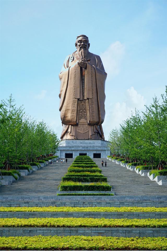 世界最大最高的孔子铜质塑像在曲阜，尼山圣境体验明礼生活方式