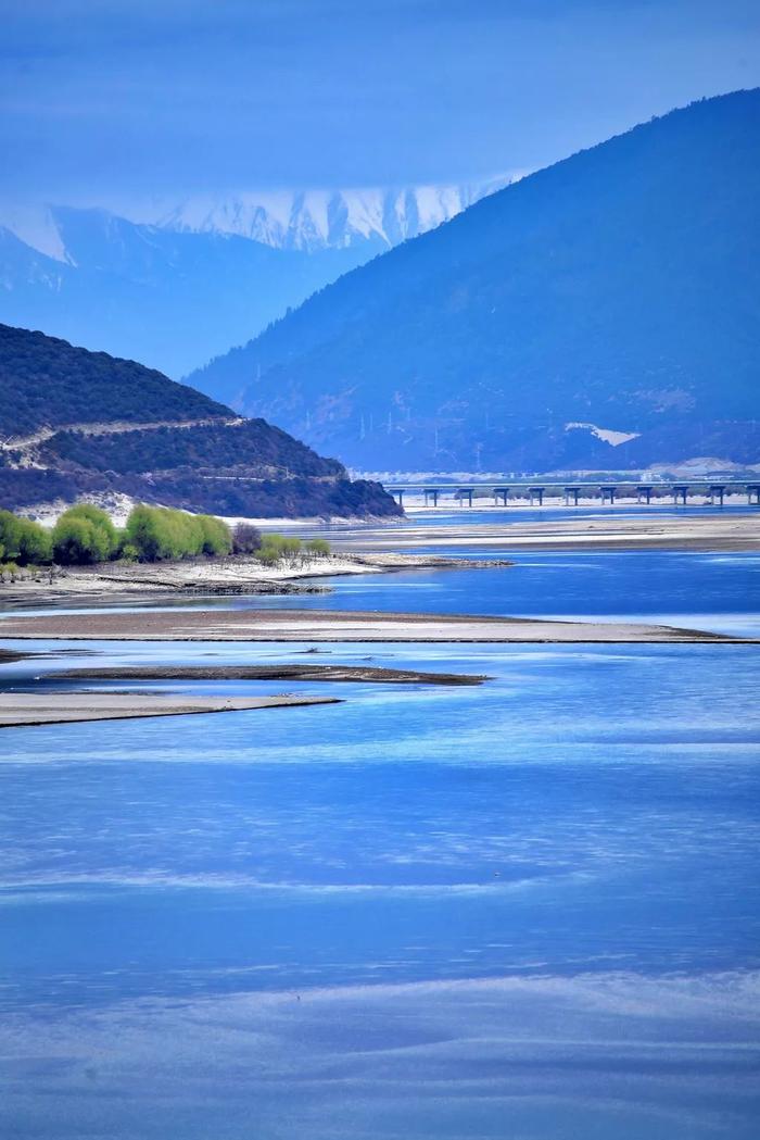 西藏林芝地区：藏着绝美冬景的高原小江南
