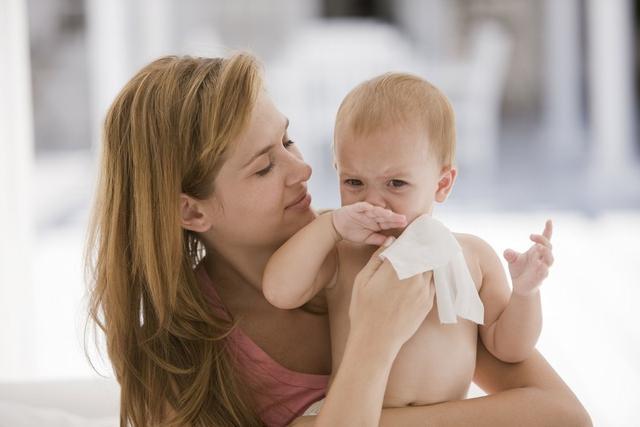 孩子感冒为何容易引发中耳炎？竟然与宝宝擦鼻涕的方法密切相关