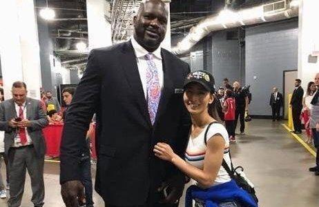 日本NBA主播被誉“第一美臀”，身材堪比卡戴珊，择偶标准是黑人