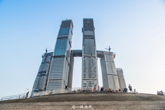 最让外国游客感到意外的中国城市，以为走路累，没想到繁华似纽约