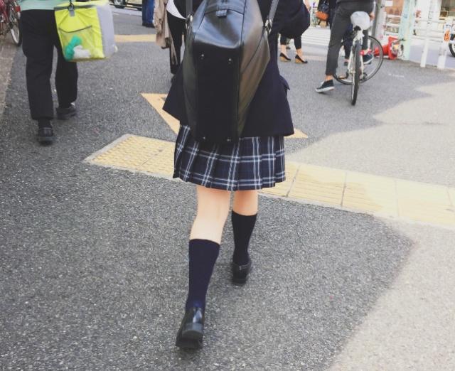 日本的孩子到底有多“早熟”？浓妆艳抹小摆裙，网友：三观尽毁