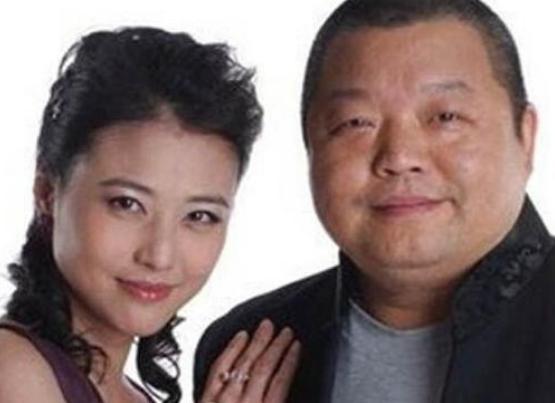 中国摇滚女性第一人，历经家暴被迫堕胎，今51岁依旧单身