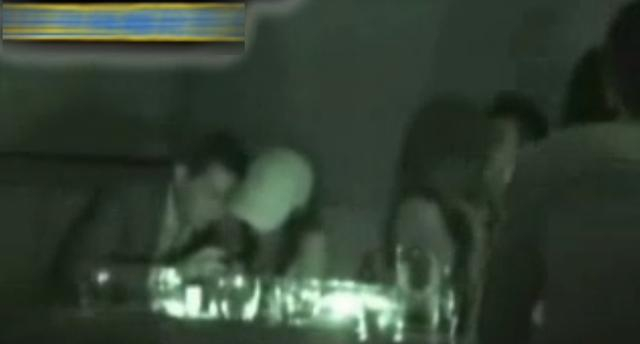 公认的好老公好爸爸吴镇宇张家辉，也曾在KTV与女星举止暧昧？