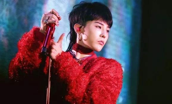 权志龙取关队员，TOP直播吐心声：Bigbang从辉煌到消亡！