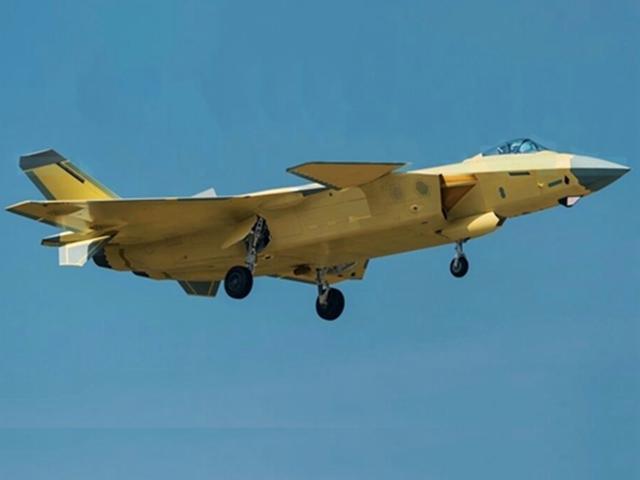 中国空军飞行员评价了歼-20！俄罗斯：为何我们要用中国的分代
