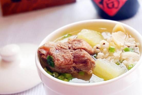 广东老火靓汤：广东人最爱煲的汤，滋补养肺老少皆宜