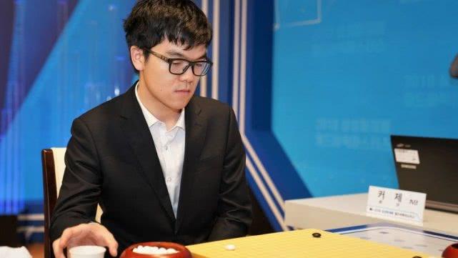 柯洁是世界冠军，上了清华大学，为何要选修方天丰老师的围棋课？
