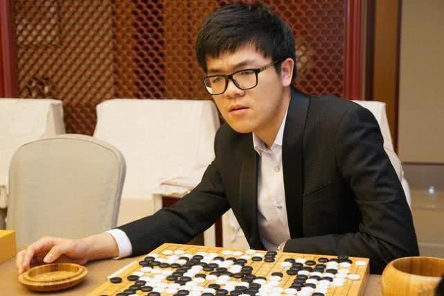 柯洁是世界冠军，上了清华大学，为何要选修方天丰老师的围棋课？