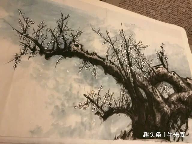 张馨予画了幅梅花，卖了70980元，网友：确实是才女