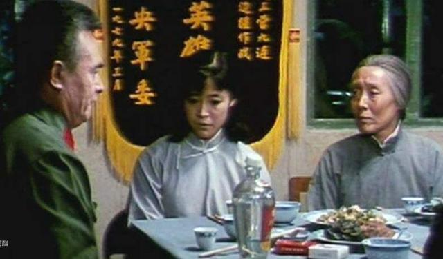 久违的80年代著名女演员李岚，最新视频曝光，64岁依然年轻有活力
