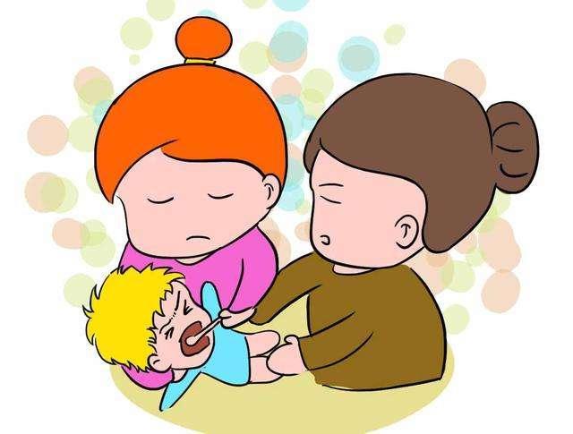 宝宝呛奶时不要竖抱！妈妈只需做好4点，轻松预防呛奶发生