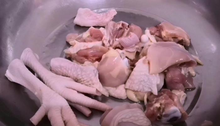 大盘鸡的家常做法  肉嫩鲜香软烂入味简单易学