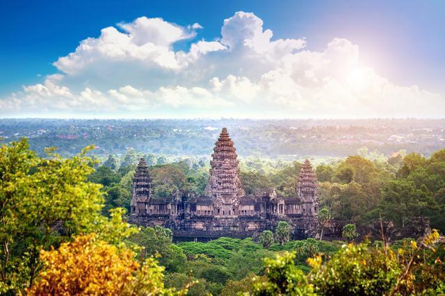 拥有吴哥窟的柬埔寨，为何不在受游客青睐？网友：物价太高去不起