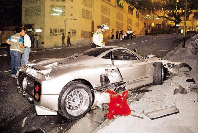 75岁富豪，人称玩具大王，有30台名车，帕加尼被成龙砸过
