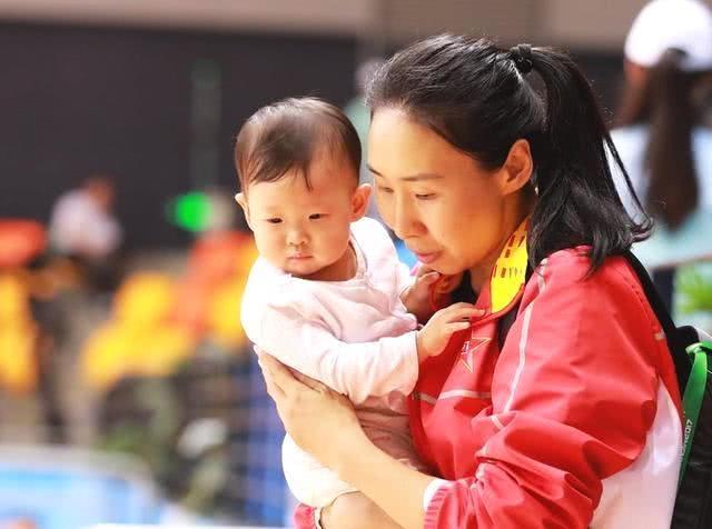 中国女篮的名宿陈楠，郑海霞都没做到她的成绩，退役后情况如何？