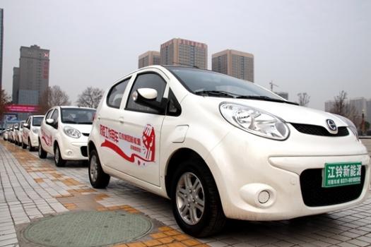 抗击疫情 江铃集团新能源汽车郑州总代捐赠一批电动汽车