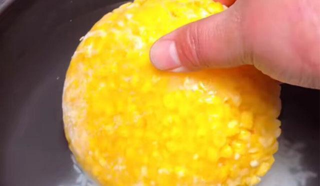 想喝玉米粥不用嫩玉米都可以，干玉米粒一熬一冻，做一次能吃半年