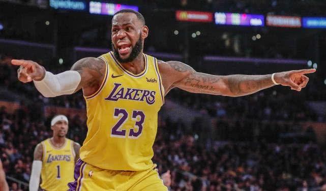 NBA带货王！詹姆斯坐场边吃糖，厂家一天内增收260万美元