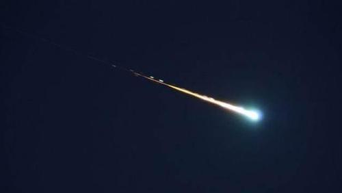NASA小行星追踪部门警告，本周六早上8点，小行星可能撞击地球