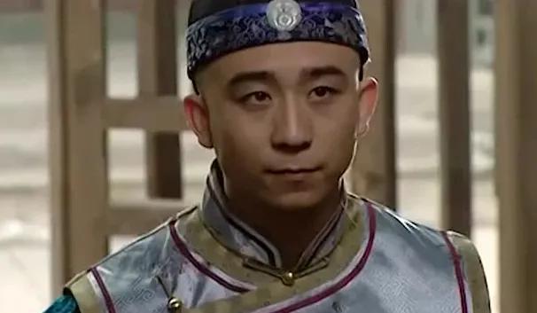 清朝拥有12位皇帝，从康熙皇帝开始，为何都需要佩戴朝珠？