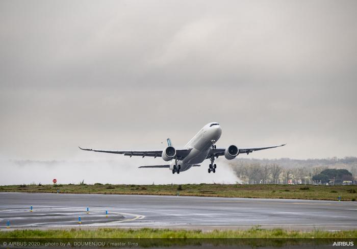 最大起飞重量251吨 新版空客A330neo首飞成功