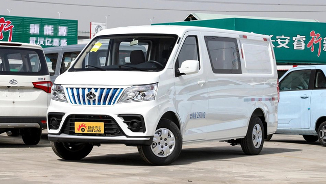 2023款睿行EM80 EV 平顶背掀门5座